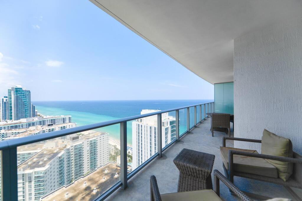 Spectacular Sunset Views Over The Ocean At Hollywood Exterior foto