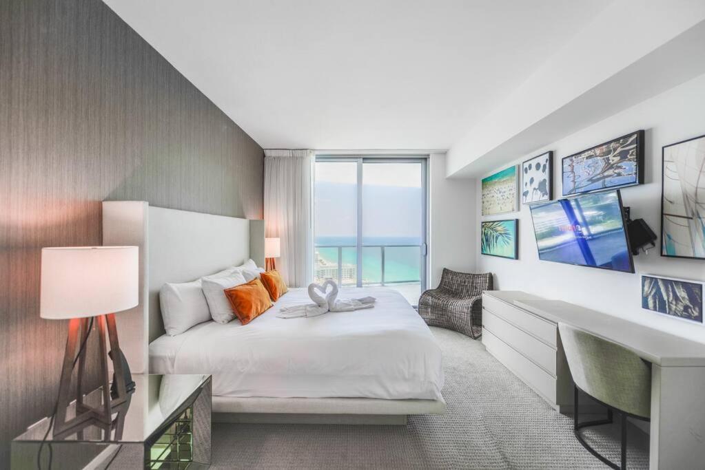 Spectacular Sunset Views Over The Ocean At Hollywood Exterior foto