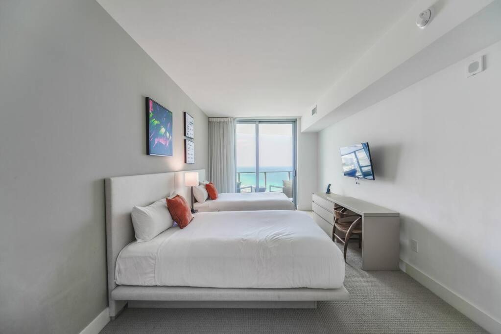 Spectacular Sunset Views Over The Ocean At Hollywood Exterior foto